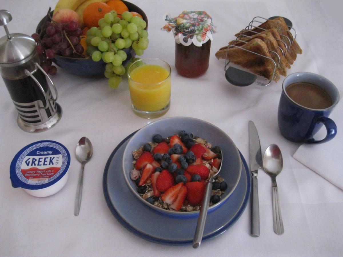 Perfect For Petersfield B&B Bagian luar foto
