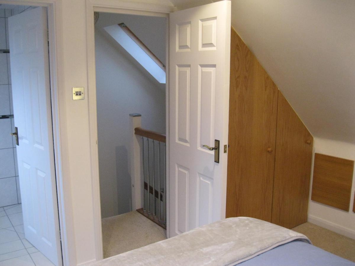 Perfect For Petersfield B&B Bagian luar foto